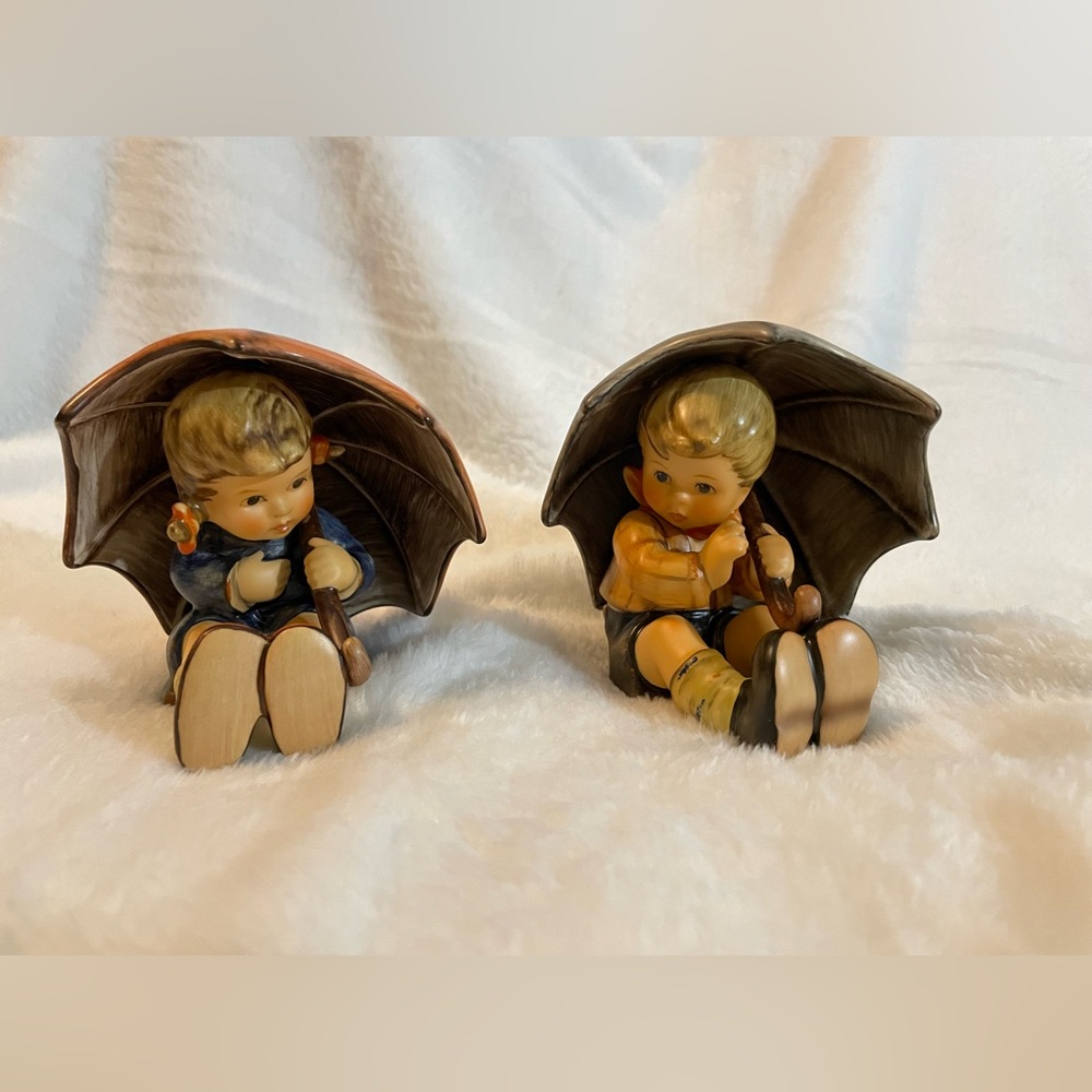 Hummel Umbrella Boy/Girl…3.5”…..152a /152b….set of 2